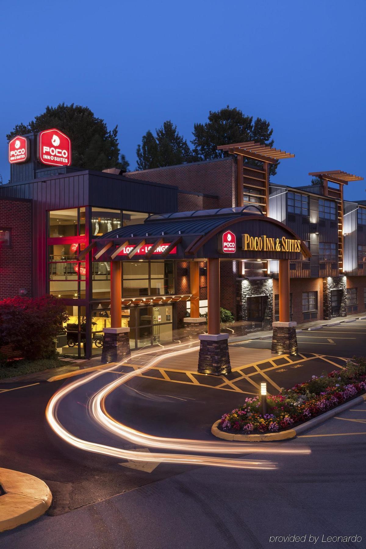 Poco Inn And Suites Hotel And Conference Center Port Coquitlam Bagian luar foto