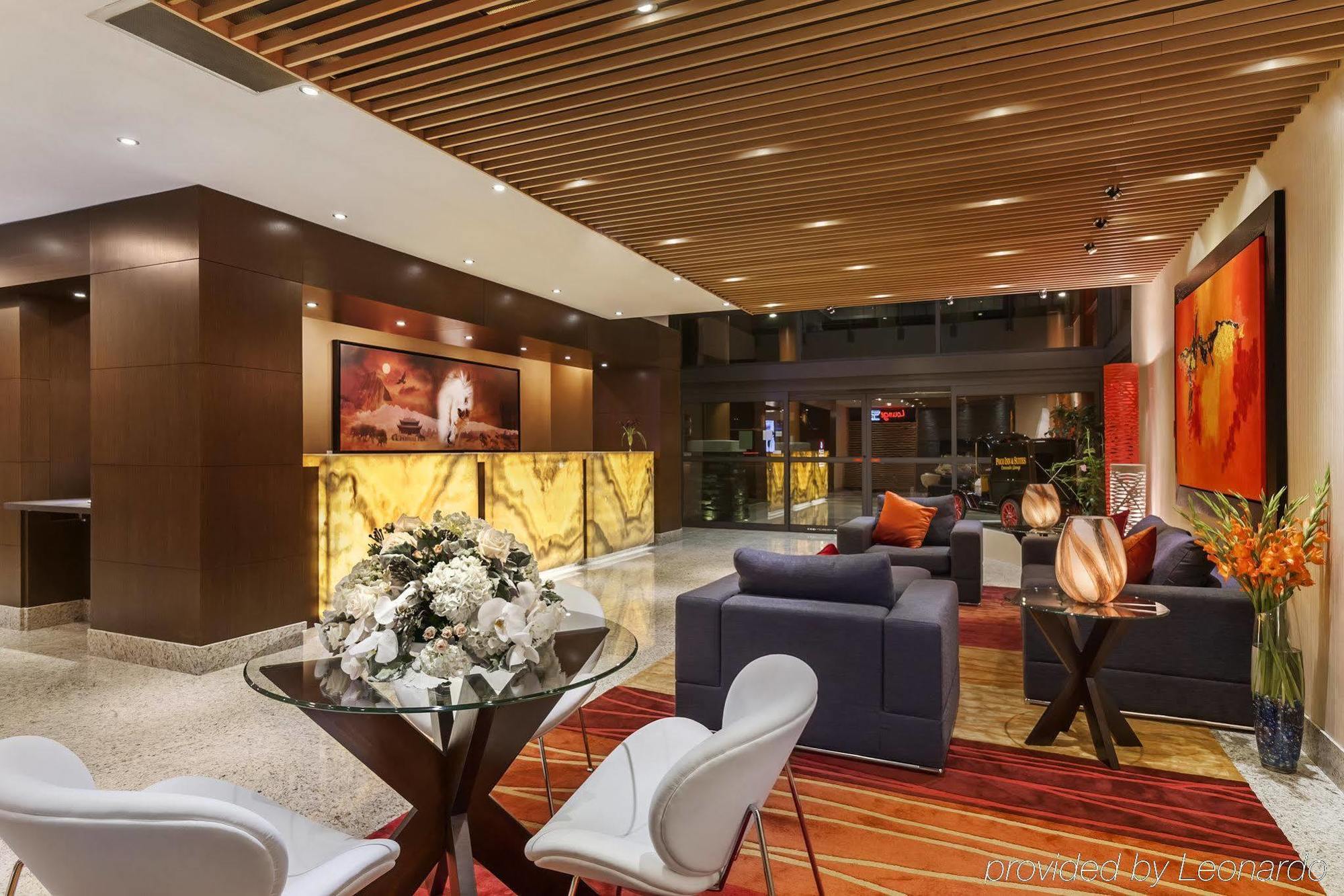 Poco Inn And Suites Hotel And Conference Center Port Coquitlam Bagian luar foto